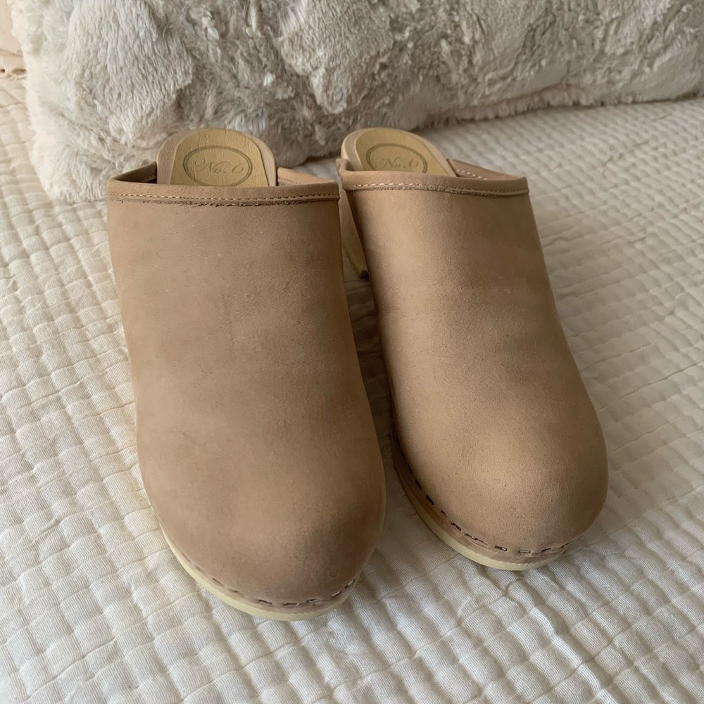 No.6 Clogs